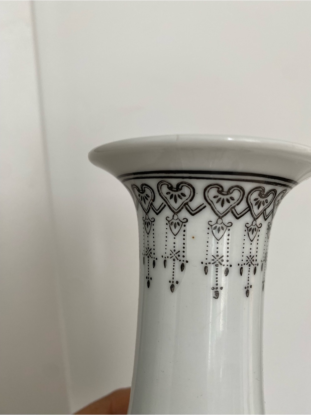 Vase with crack - ref - Picture 2 of 6